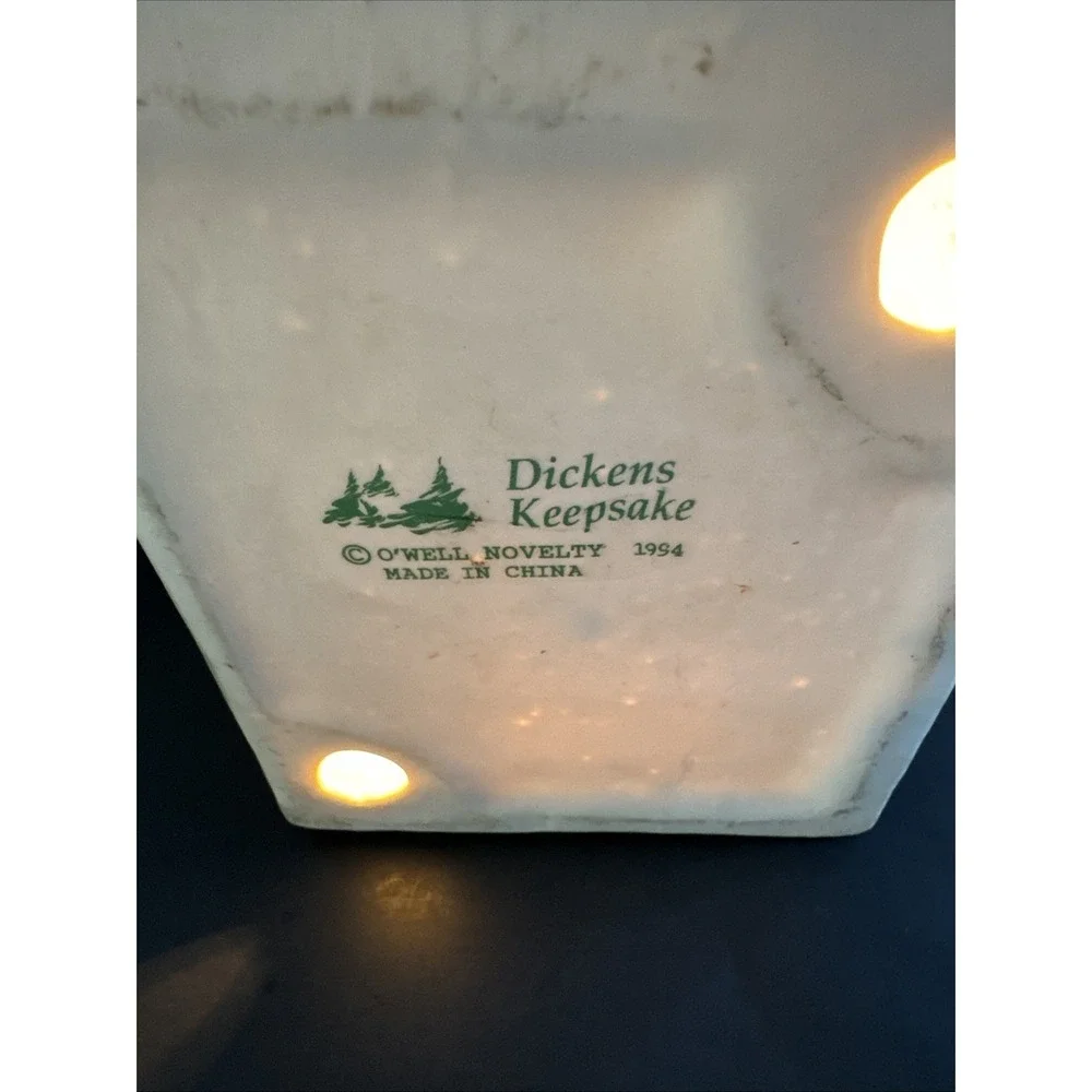 Dickens Keepsake Christmas Village Steeple Church Porcelain Lighted Worship Hous